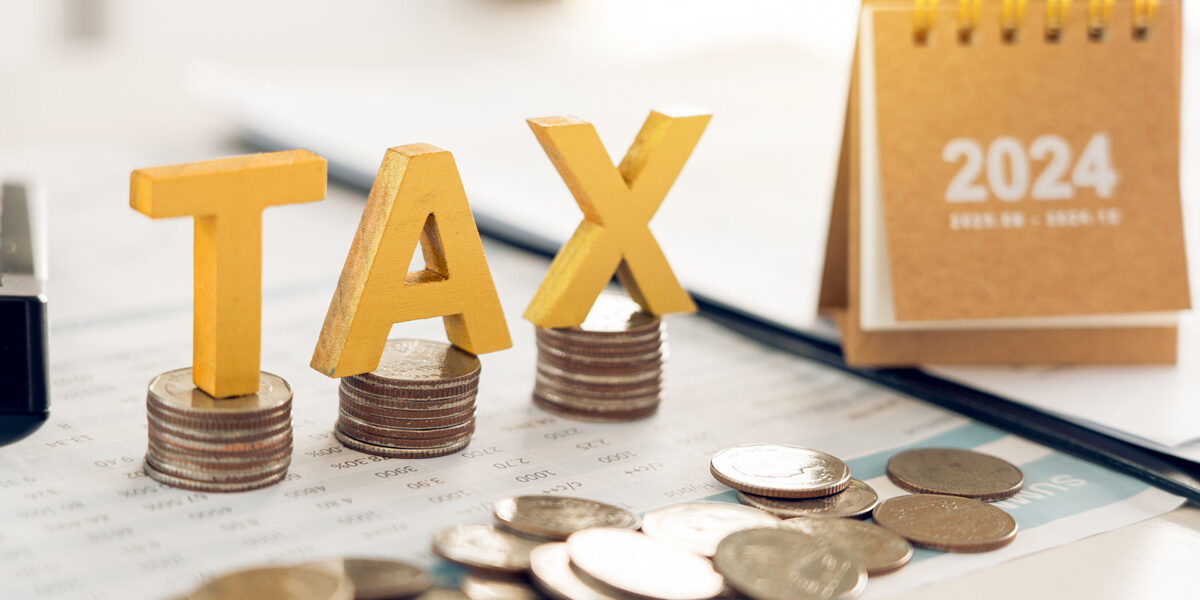 Bufiscom-article-impot Concept du nouvel an fiscal des entreprises 2024.